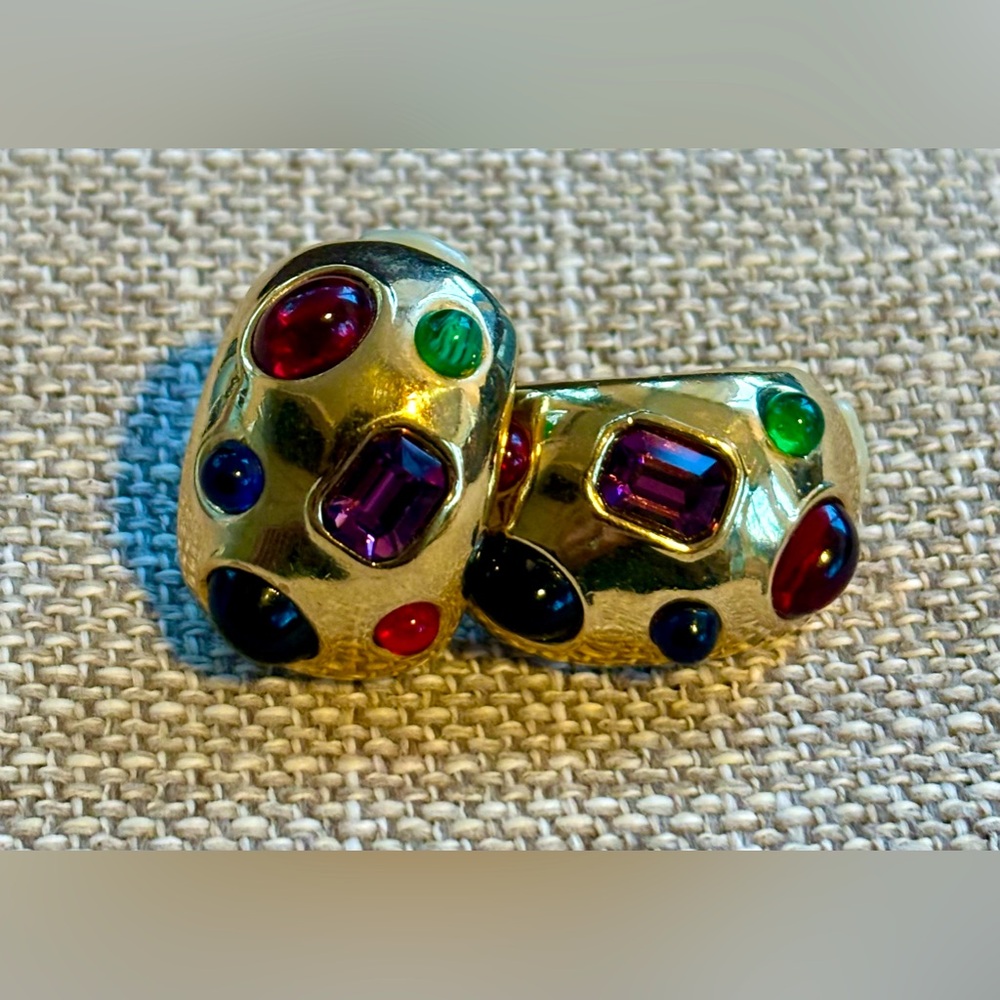 Vintage CINER Cabochon Clip-on Earrings, colorful jewels in gold tone metal